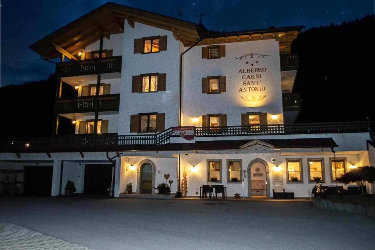 Hotel Garni Sant'Antonio Con Spa มาดอนนาดีกัมปิโญ ภายนอก รูปภาพ
