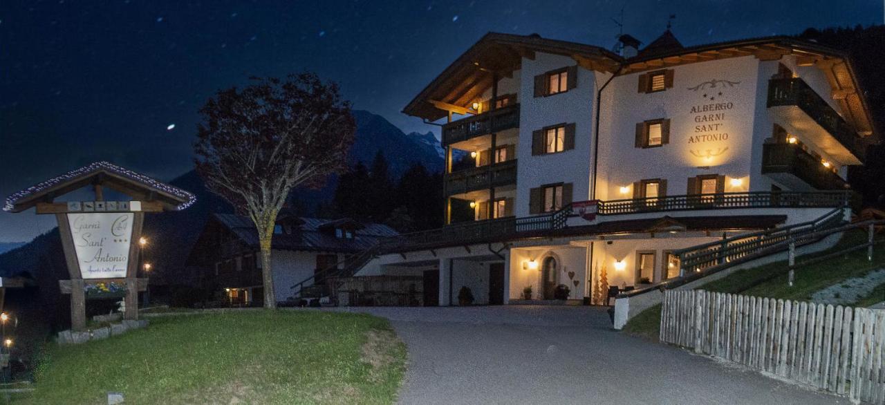 Hotel Garni Sant'Antonio Con Spa มาดอนนาดีกัมปิโญ ภายนอก รูปภาพ