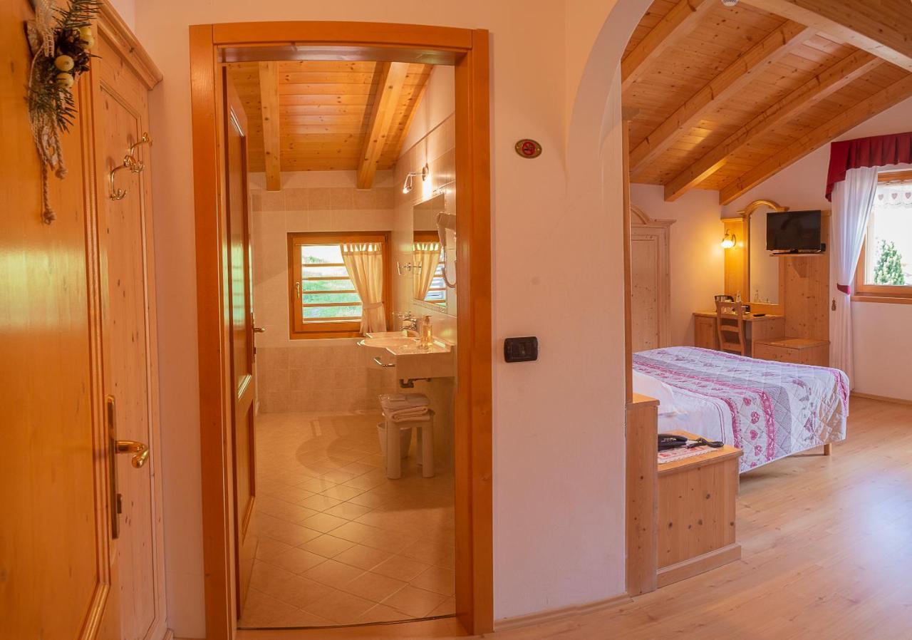 Hotel Garni Sant'Antonio Con Spa มาดอนนาดีกัมปิโญ ภายนอก รูปภาพ
