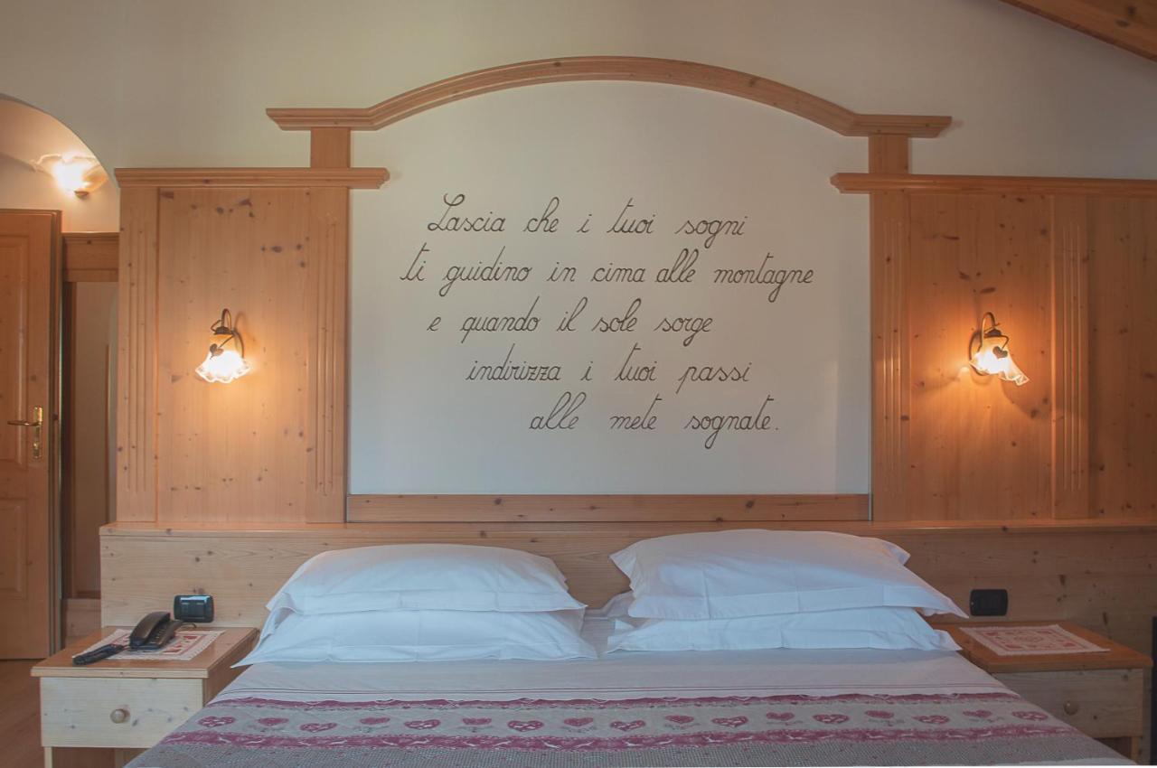 Hotel Garni Sant'Antonio Con Spa มาดอนนาดีกัมปิโญ ภายนอก รูปภาพ