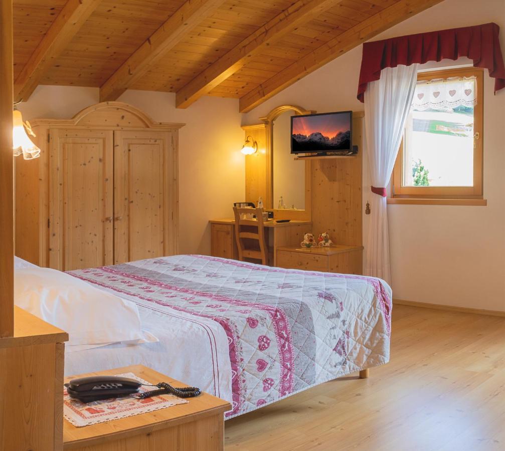 Hotel Garni Sant'Antonio Con Spa มาดอนนาดีกัมปิโญ ภายนอก รูปภาพ