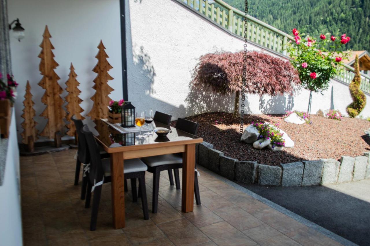 Hotel Garni Sant'Antonio Con Spa มาดอนนาดีกัมปิโญ ภายนอก รูปภาพ