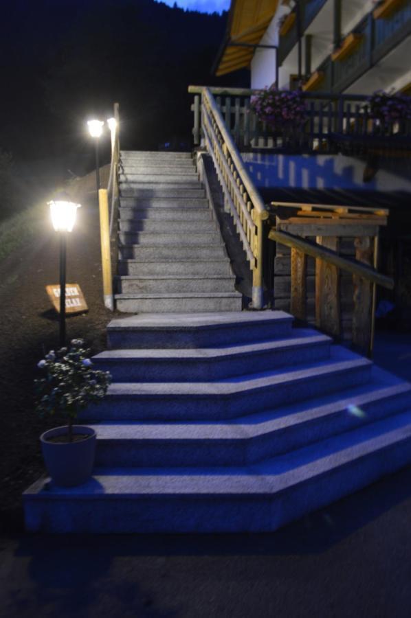 Hotel Garni Sant'Antonio Con Spa มาดอนนาดีกัมปิโญ ภายนอก รูปภาพ