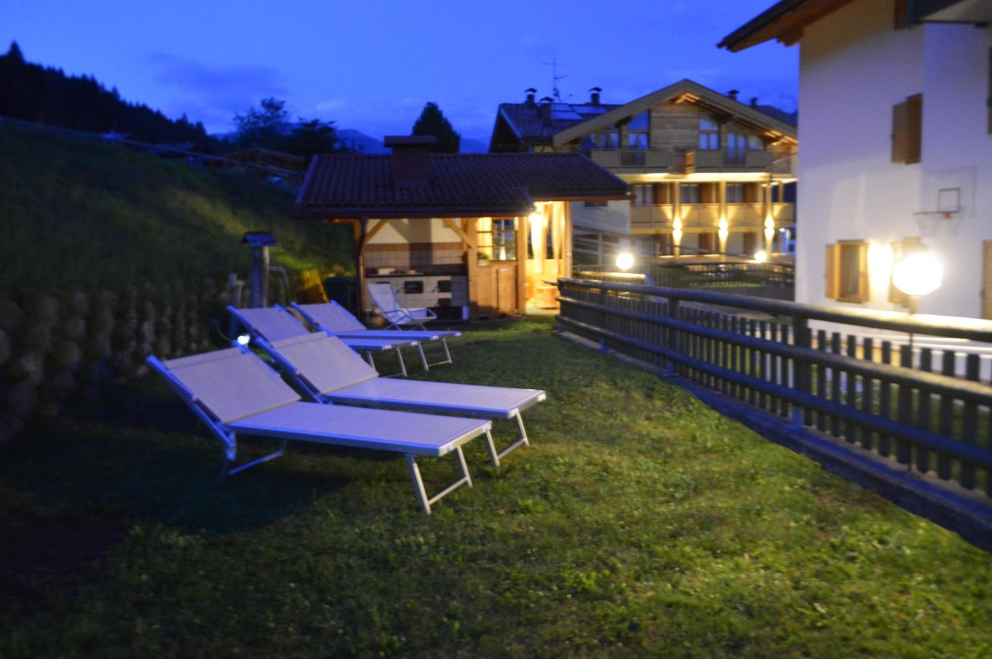 Hotel Garni Sant'Antonio Con Spa มาดอนนาดีกัมปิโญ ภายนอก รูปภาพ