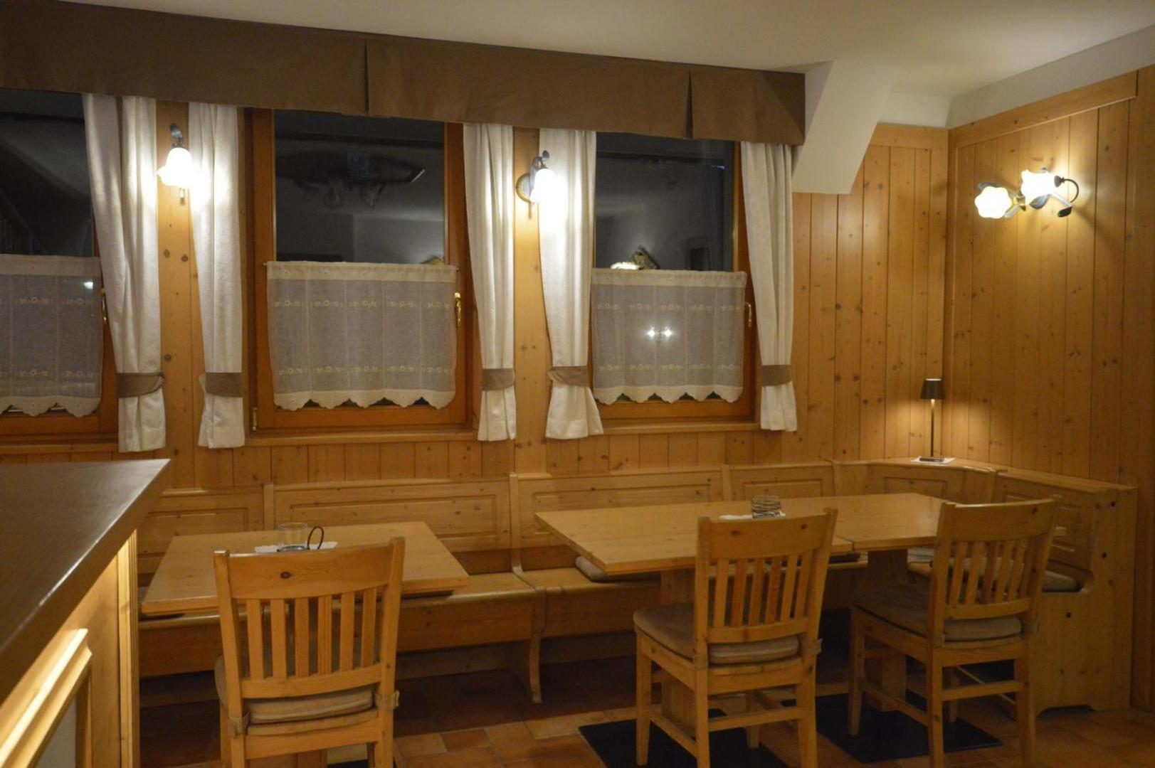 Hotel Garni Sant'Antonio Con Spa มาดอนนาดีกัมปิโญ ภายนอก รูปภาพ