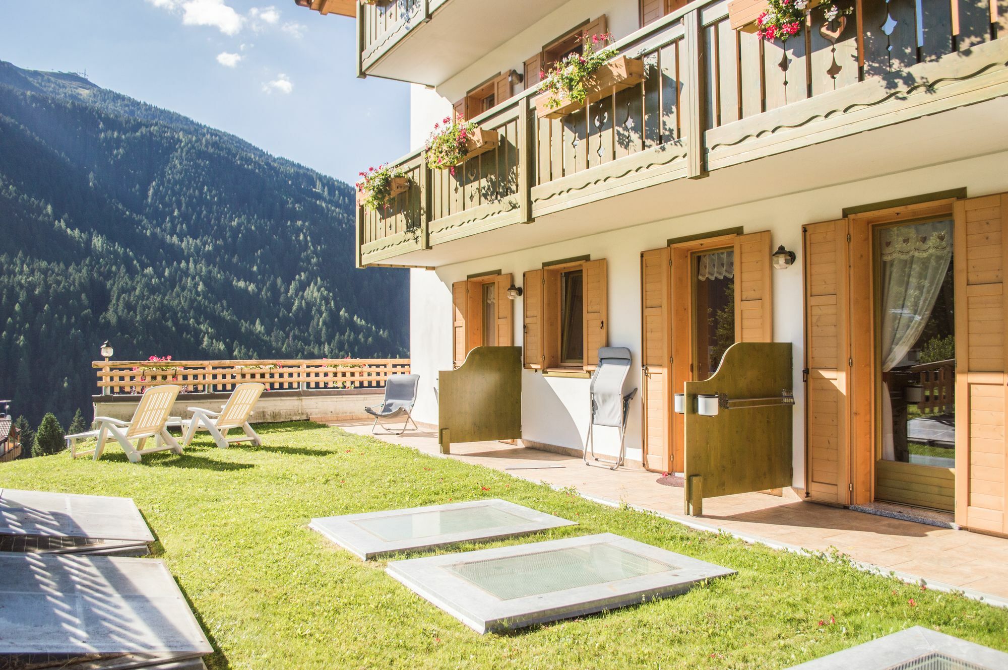 Hotel Garni Sant'Antonio Con Spa มาดอนนาดีกัมปิโญ ภายนอก รูปภาพ