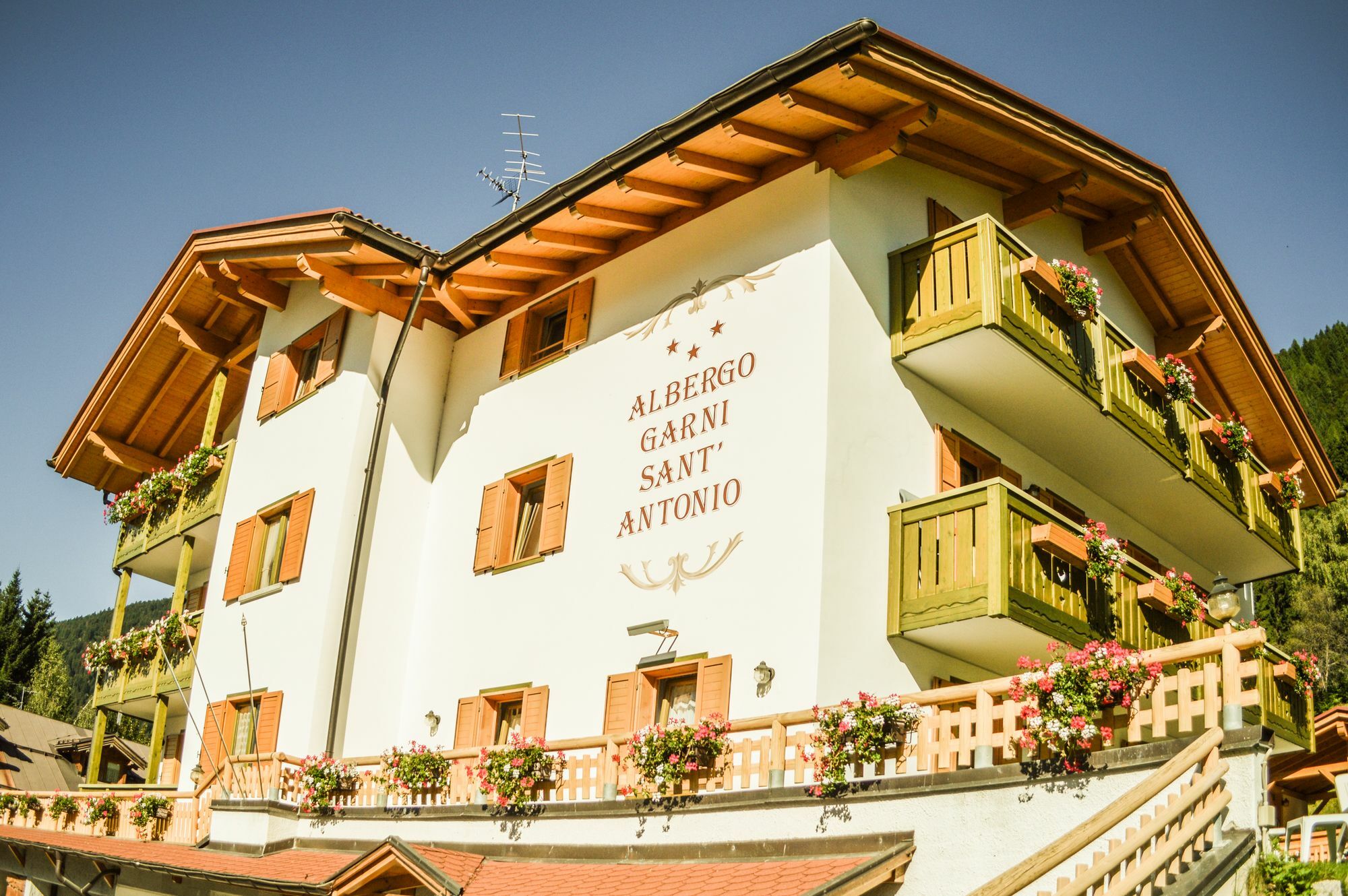 Hotel Garni Sant'Antonio Con Spa มาดอนนาดีกัมปิโญ ภายนอก รูปภาพ