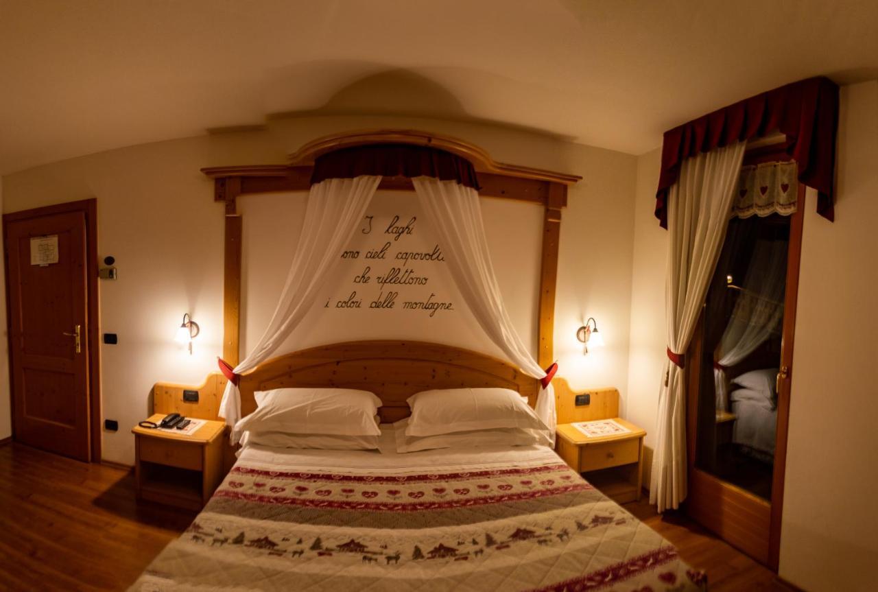 Hotel Garni Sant'Antonio Con Spa มาดอนนาดีกัมปิโญ ภายนอก รูปภาพ