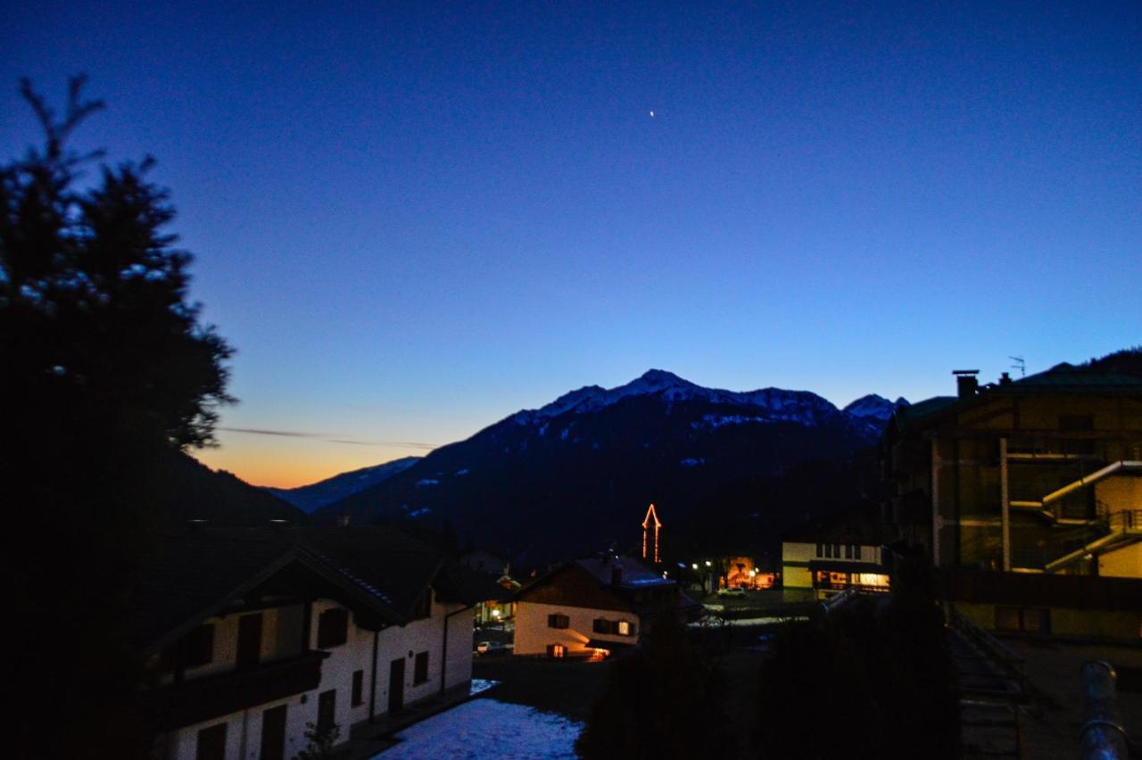 Hotel Garni Sant'Antonio Con Spa มาดอนนาดีกัมปิโญ ภายนอก รูปภาพ