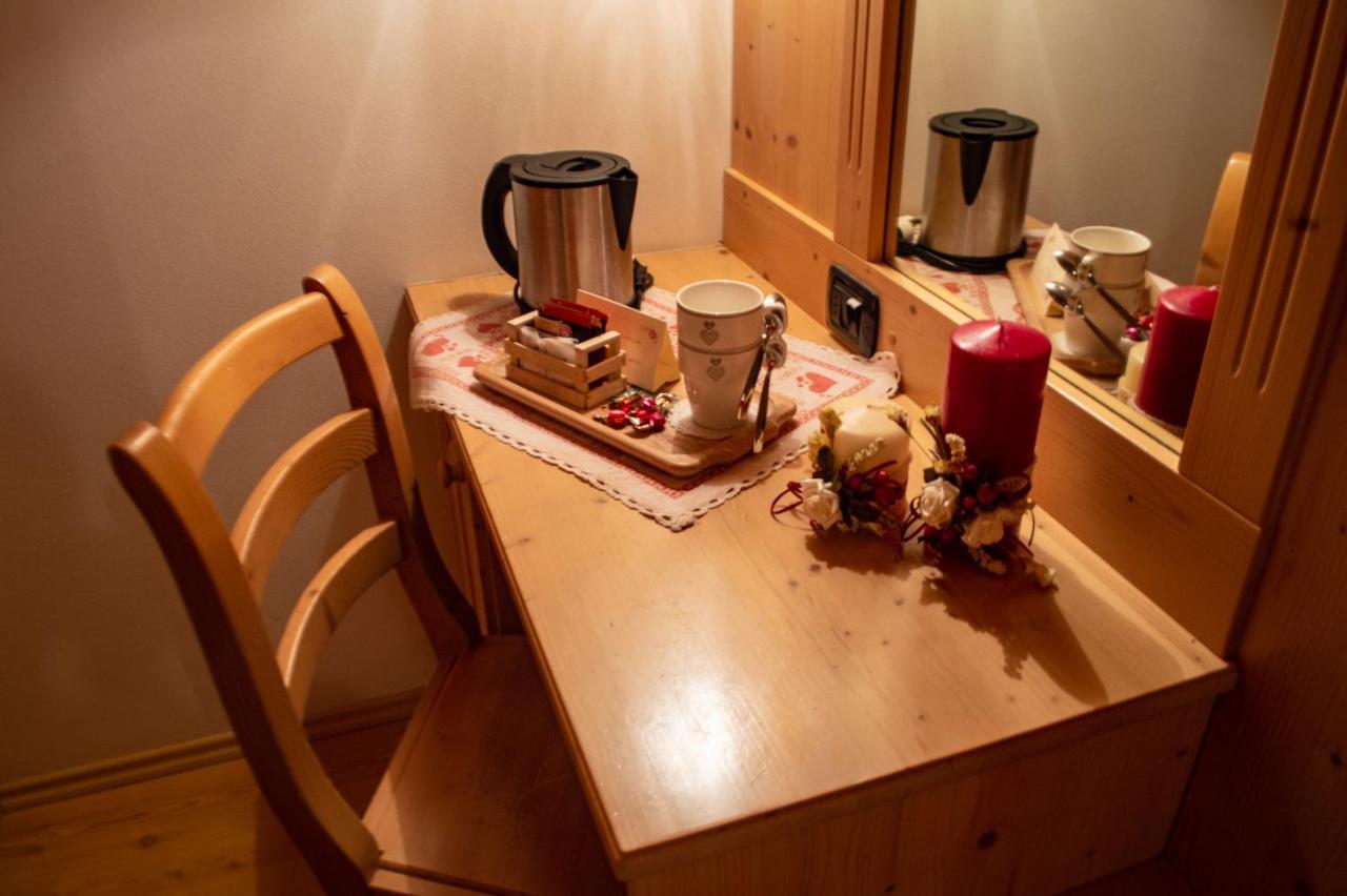 Hotel Garni Sant'Antonio Con Spa มาดอนนาดีกัมปิโญ ภายนอก รูปภาพ